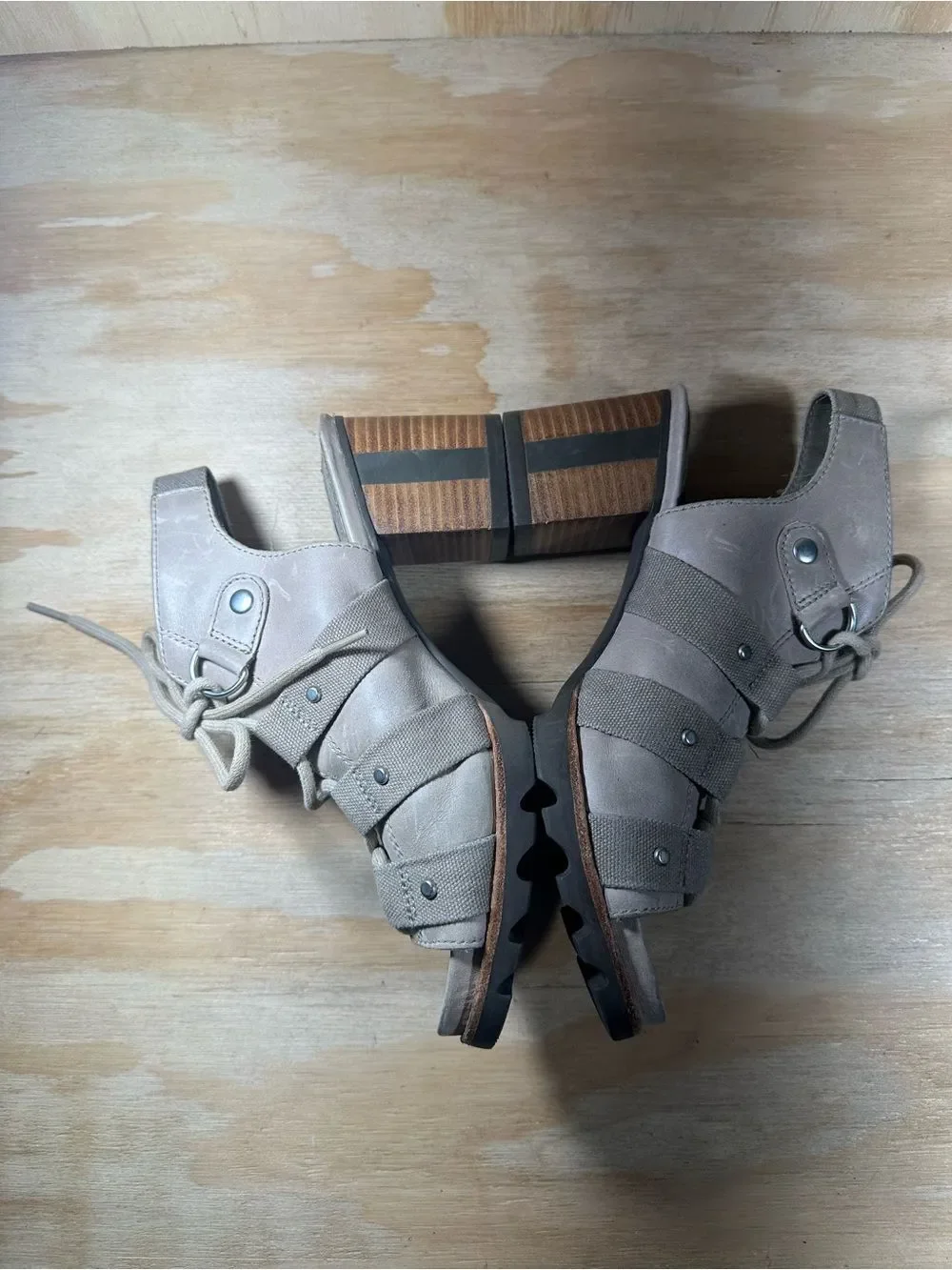 Sorel leather taupe